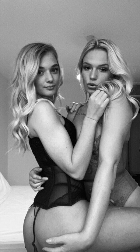 Abbie Coombes onlyfans naked leaks