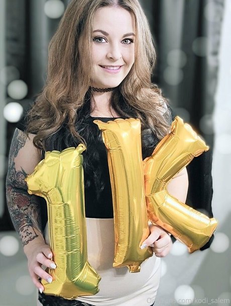 hairy armpits onlyfans top slide