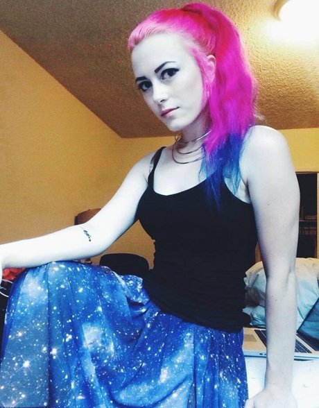 curly hair teen onlyfans free nude glimpse