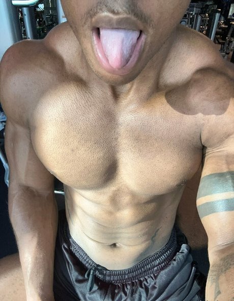 prettyskinboi onlyfans leaka