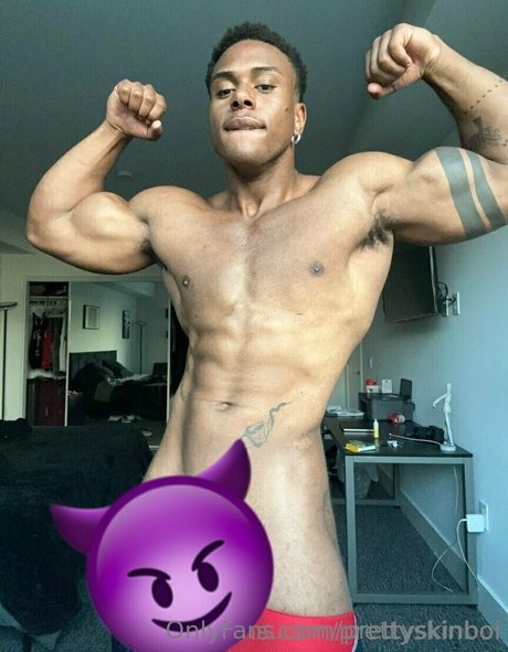 prettyskinboi onlyfans nude tits