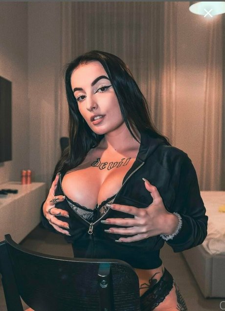 michalkaa onlyfans boobs