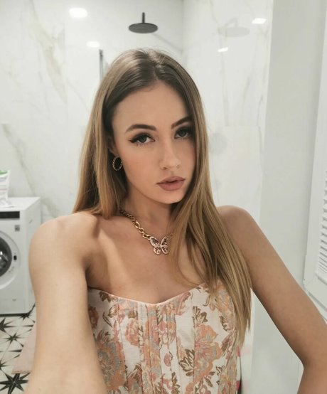 itsSky only fans photos