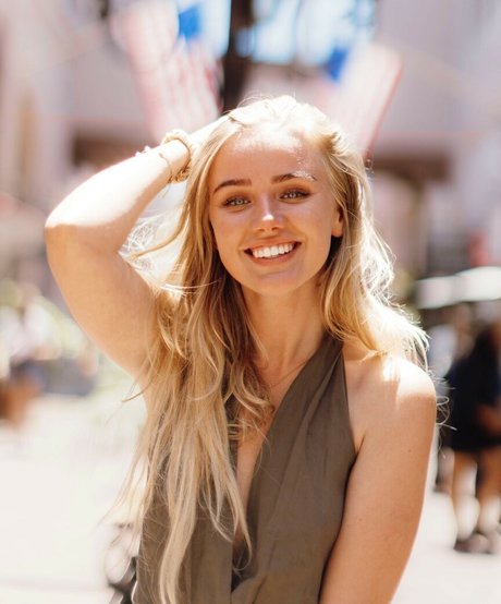 Eva Vlaardingerbroek onlyfans leak free