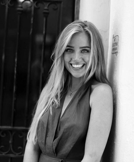 Eva Vlaardingerbroek nudes only fans