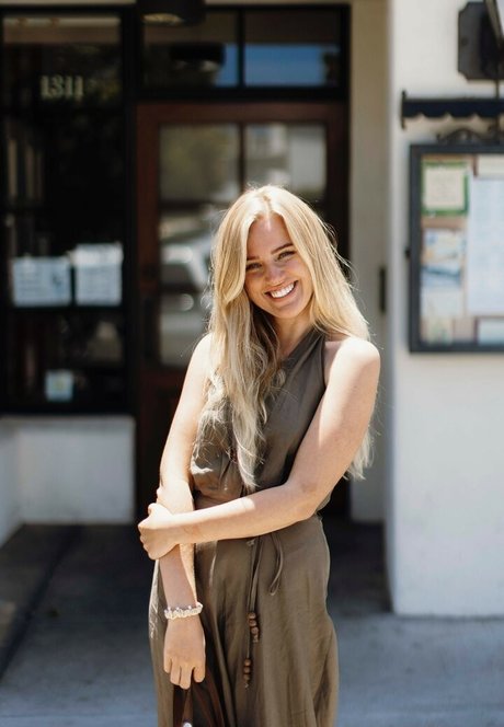 Eva Vlaardingerbroek onlyfans leaks nude