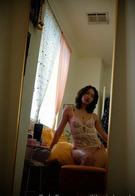 lilsojubomb onlyfans sexy