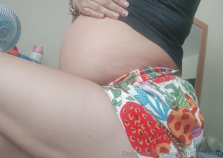 dana the lady vore onlyfans naked leaked