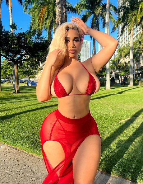 Carmela Habibi onlyfans leaked xxx