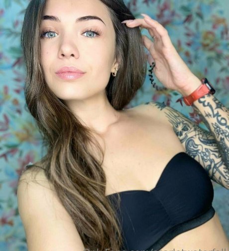 yourqueen3 is on onlyfans