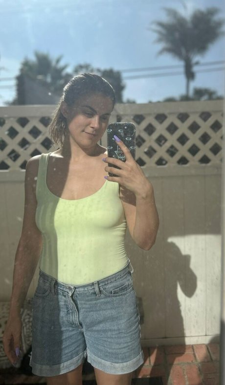 Lindsey Shaw onlyfans star