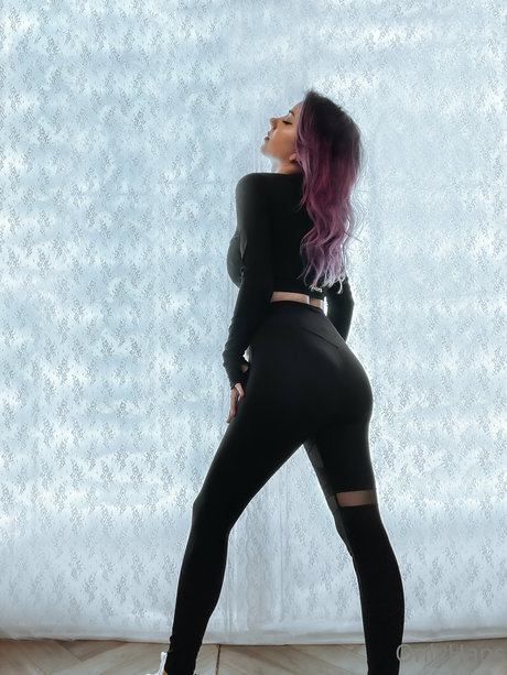 Hannah Ray feet onlyfans