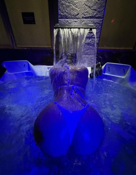 Jeeniibm onlyfans naked pics