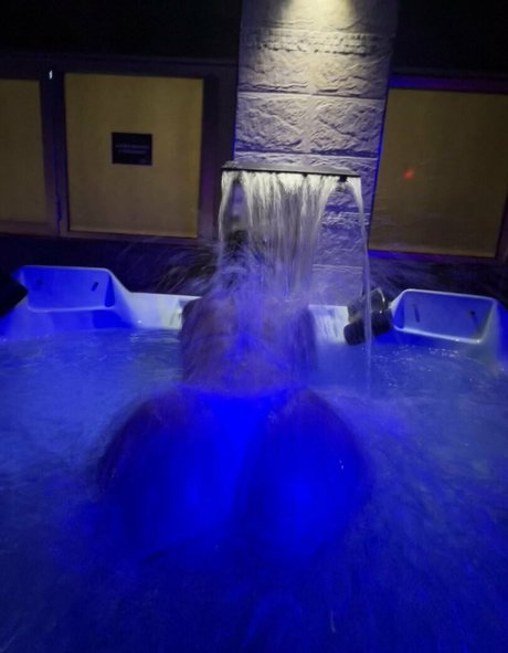 Jeeniibm only fans photos