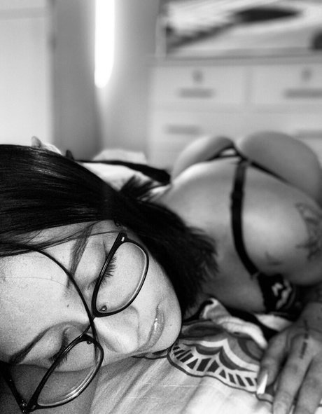 Manuela valenzuelaaa onlyfans model photos