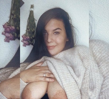 Athina onlyfans post