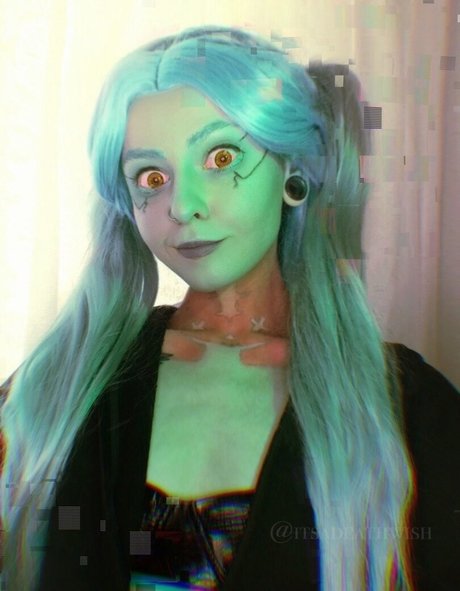 itsadeathwish onlyfans strip tease