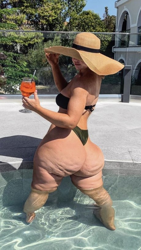 Esmee Dream onlyfans hot