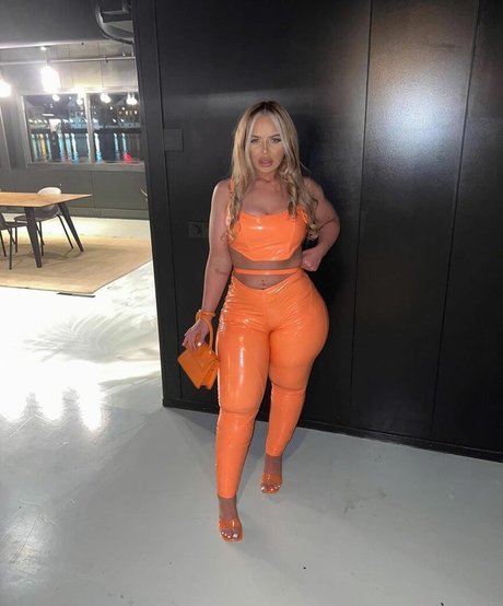 Esmee Dream nude on onlyfans