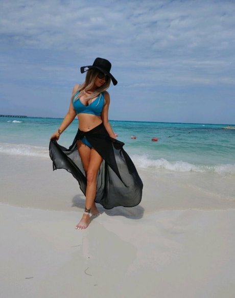 _laycee onlyfans model images