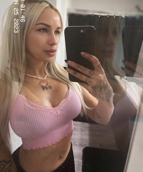 lindseyparanormal naked only fans