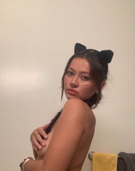 Aina loves nudes only fans