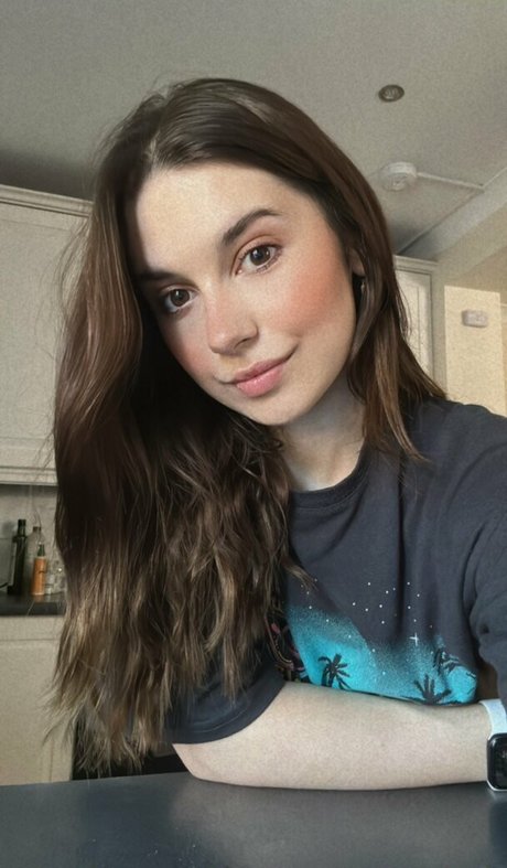 Harrie Silver onlyfans strip tease