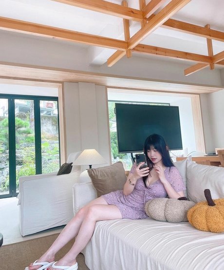 ZhouYiQin leaked onlyfans.