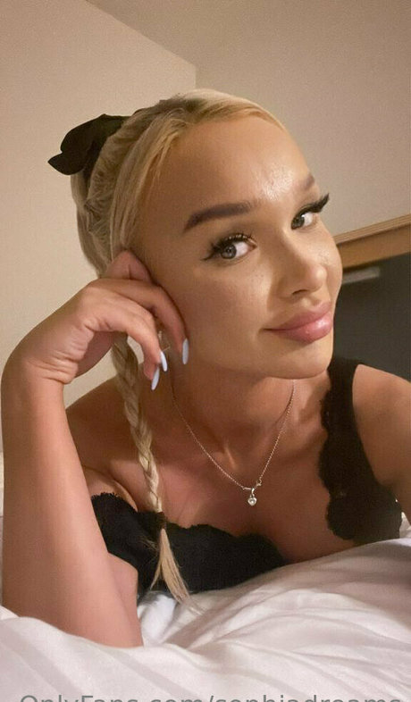sophiadreams onlyfans topless