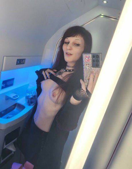 Sora Blackheart onlyfans model images