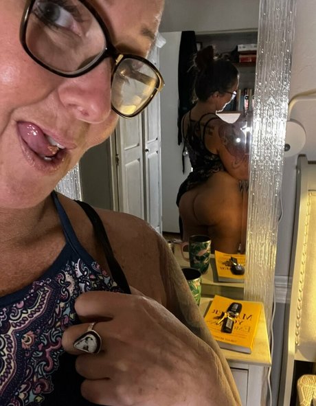 Ishrn  self-portrait