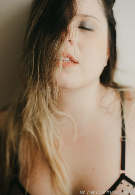 fabsunnyfree onlyfans model photo