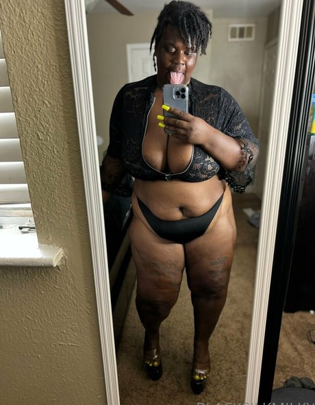 sexyblacksilkp1 boobs onlyfans