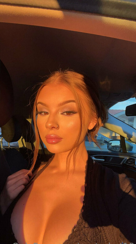 xxxtrahot18 onlyfans photo