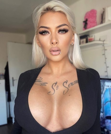 asian babe onlyfans beautiful porn depiction