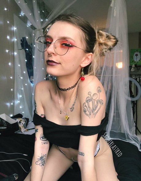 sadgirlastridsfree leaked nudes onlyfans