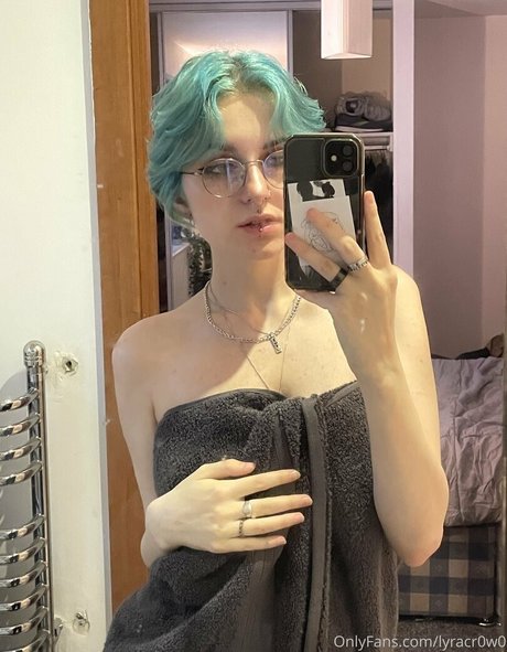 lyracr0w0 onlyfans leaked pics
