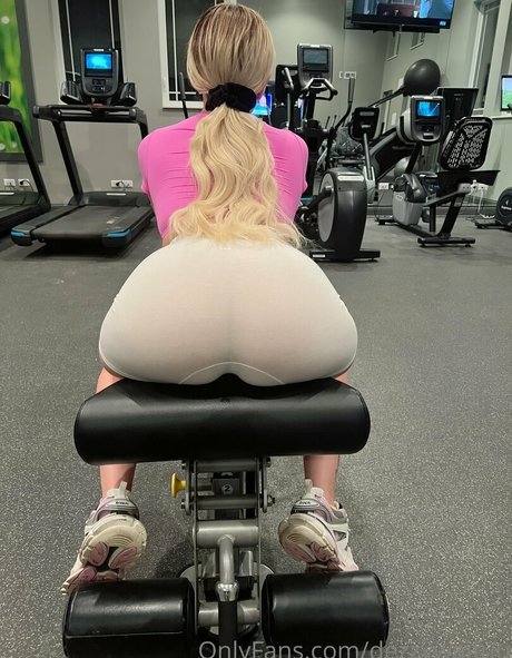 dezzywaifuu onlyfans leaked porn