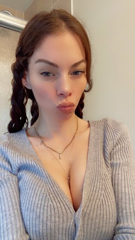 bellapetitewifey sex onlyfans