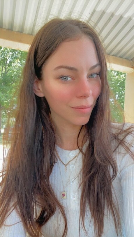 bellapetitewifey free onlyfans