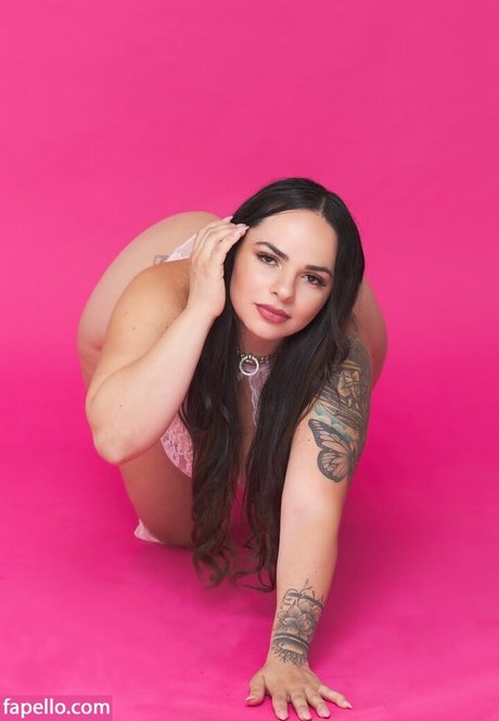 VBadest Beauty topless onlyfans