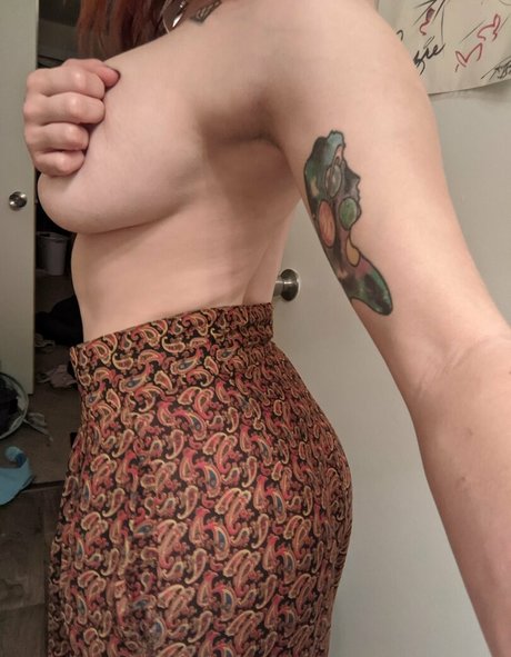 thepigeonbrat nudes only fans