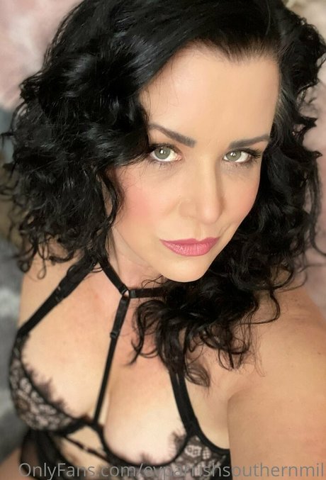 evparrishsouthernmil onlyfans strip