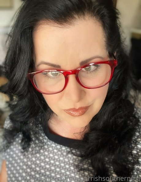 evparrishsouthernmil boobs onlyfans