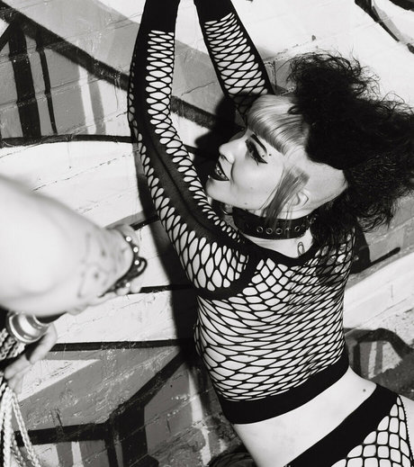 ts snowqueen onlyfans boobs