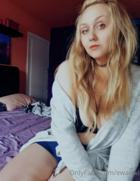 ewalexi only fans content