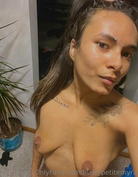 bustypetitemyra nude leaks onlyfans