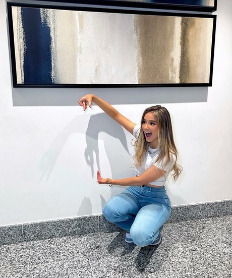 Bela Fernandez  candids