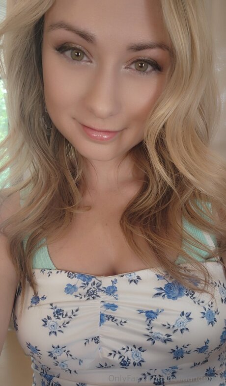 BellaAndersin onlyfans leaked tits