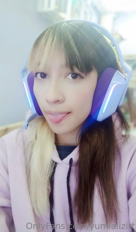 yumializirt naked only fans